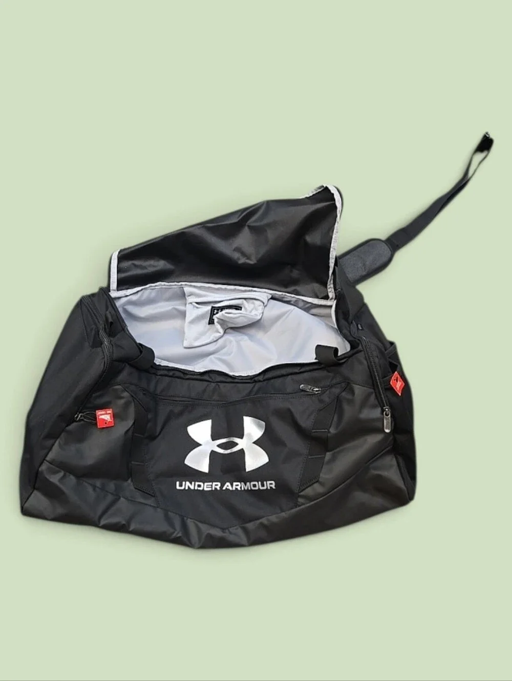 Under Armour Blk Undeniable 5.0 Medium Duffle Bag Shoulder Strap 24 Inch Length